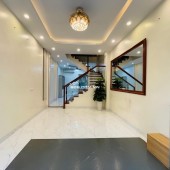 NHÀ CẦU GIẤY 5 TẦNG (40m2) – PHỐ DỊCH VỌNG – 7.85 TỶ
